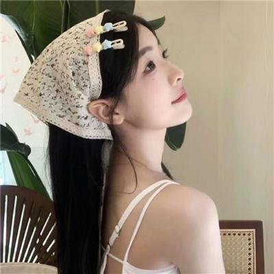 屋顶上的少女